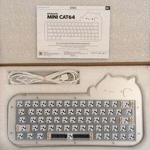 NWOT EpoMaker Mini Cat 64 Swappable DIY Keyboard